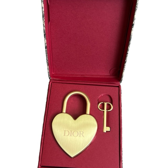 DIOR Lock & Key - Picture 3 of 5